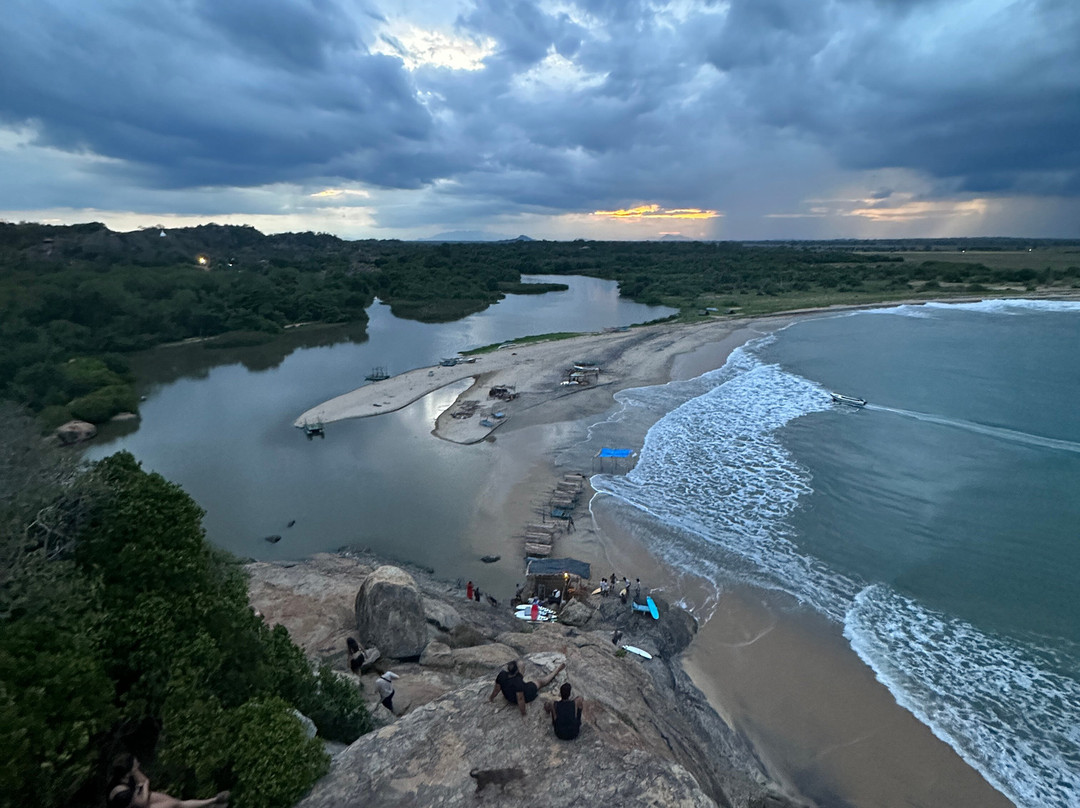 Roni SurfCamp Abay-阿鲁甘湾必去景点