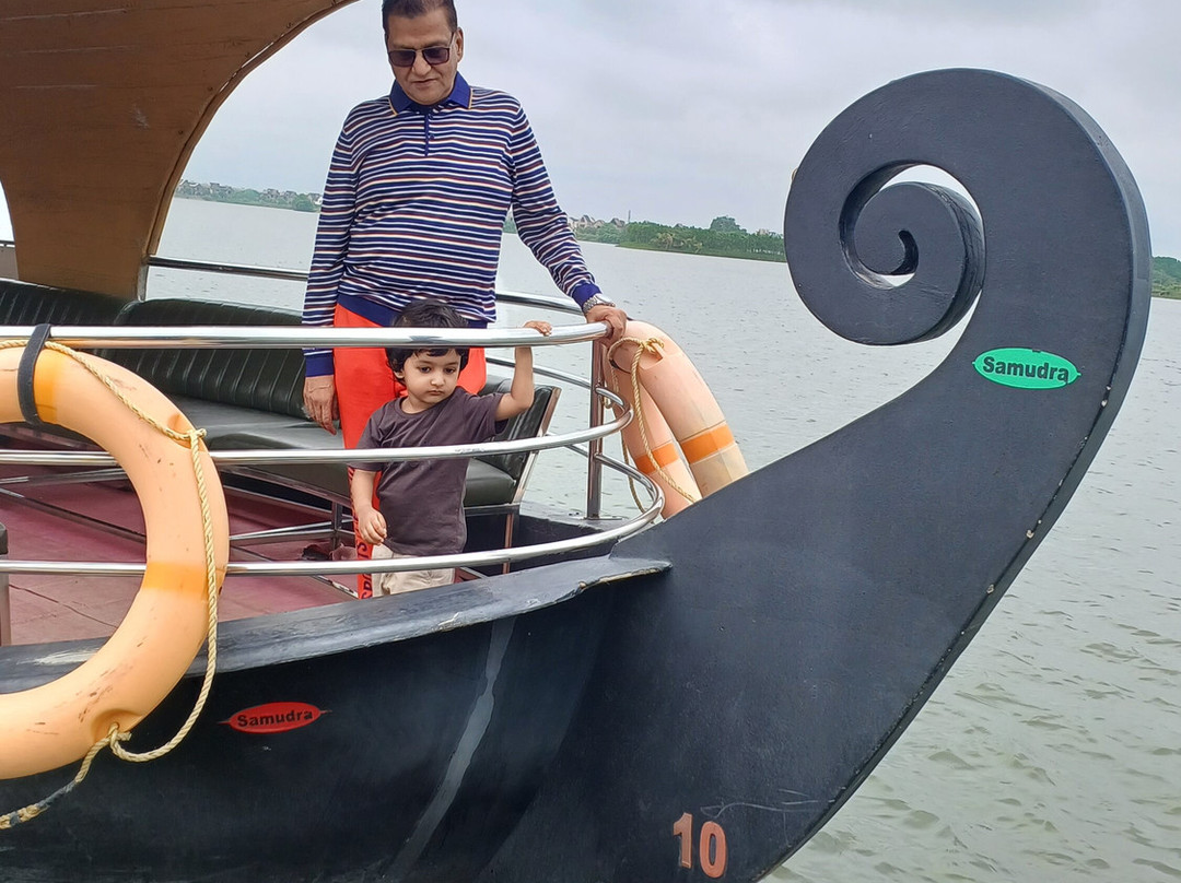 MAYFAIR Lake Resort主图