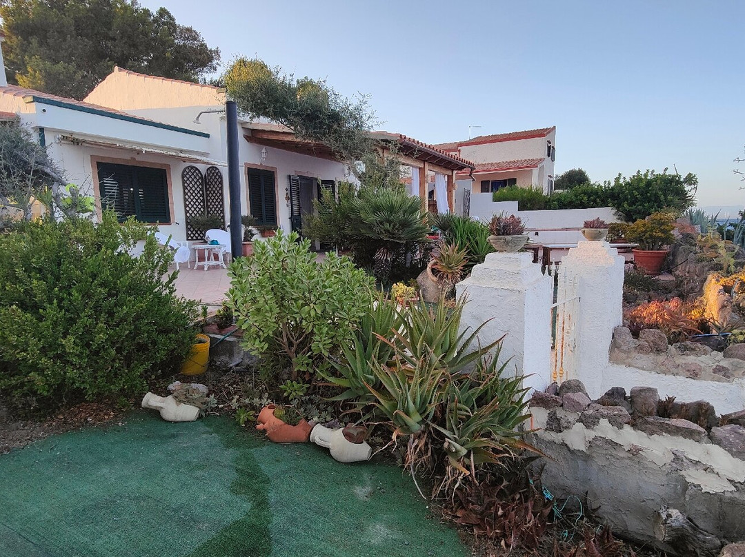 Spiaggia di Punta Nera-Carloforte必去景点