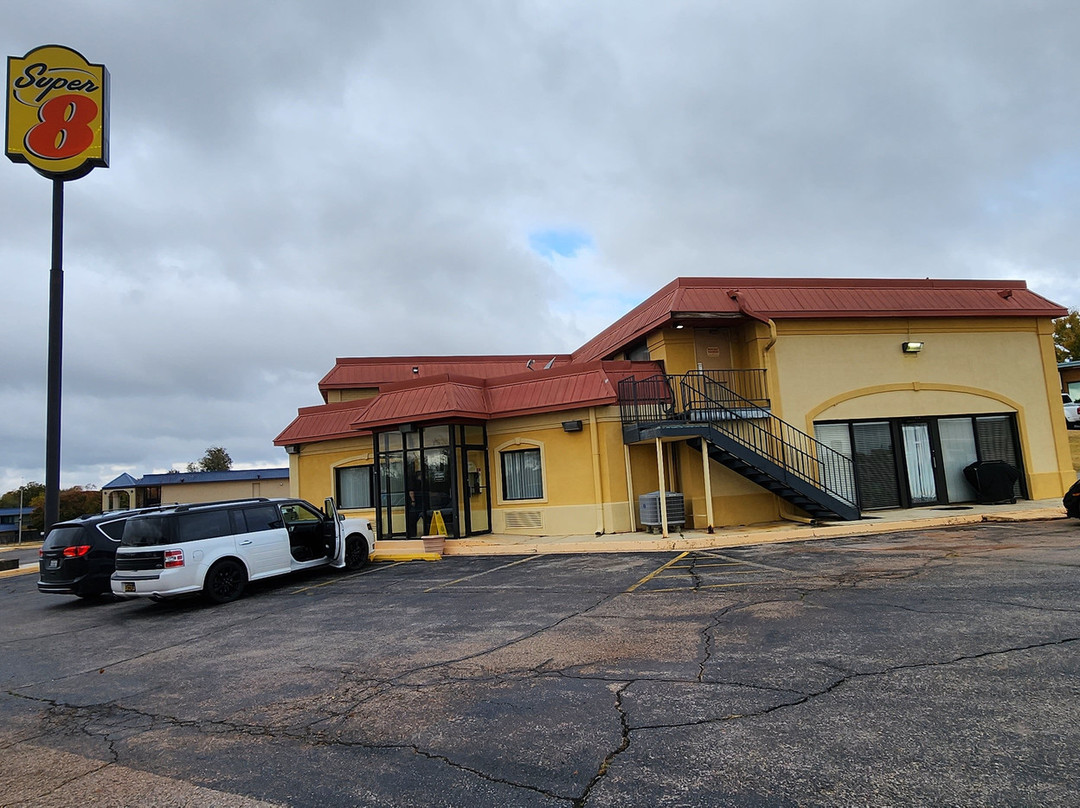 Super 8 by Wyndham Clinton主图