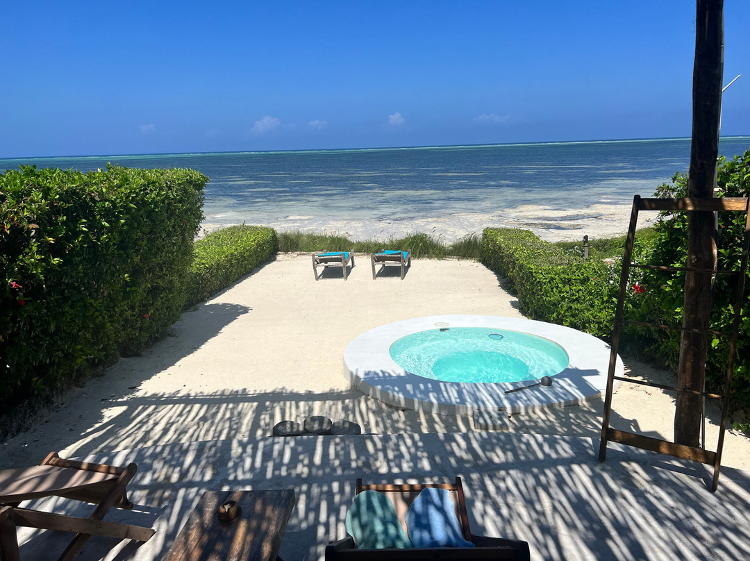 Zanbluu Beach Hotel主图