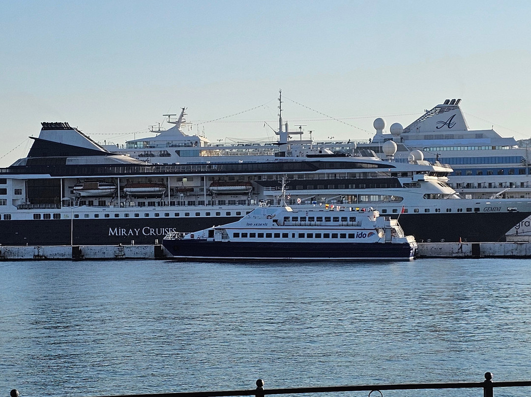 伊思索瓦利岛酒店主图