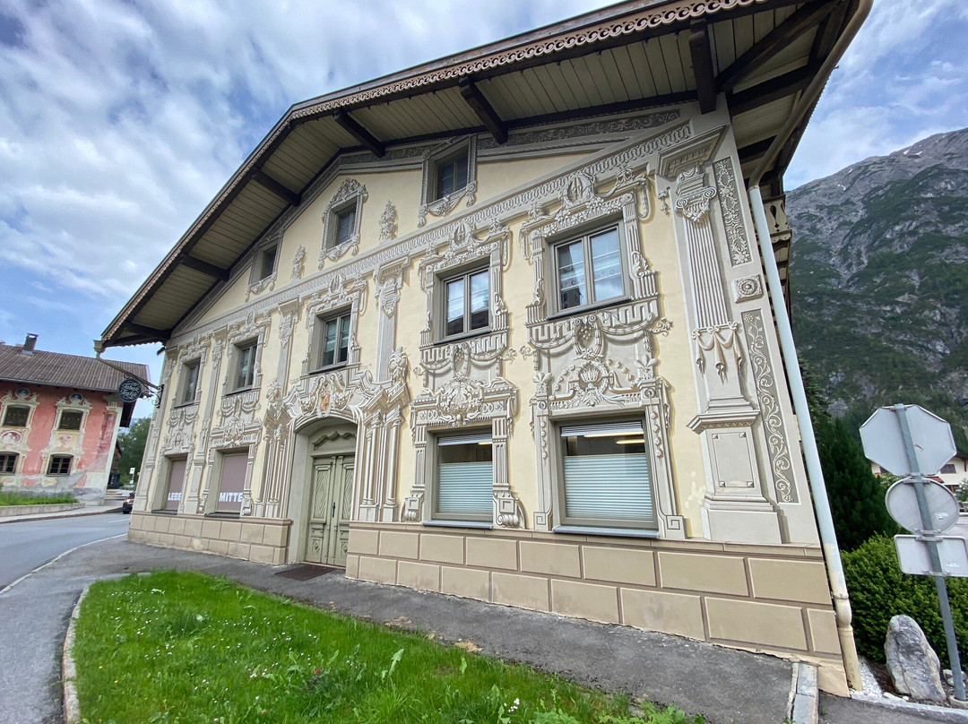 海尔山小旅店主图