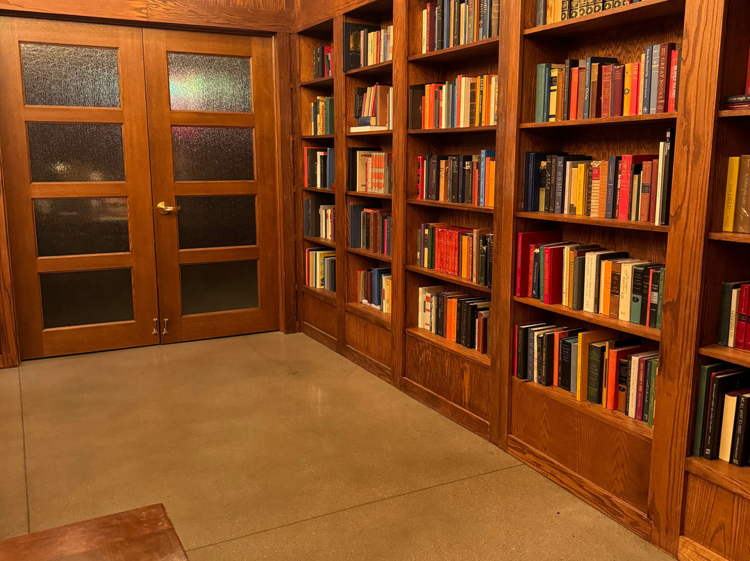 Aiden Sinclair's Underground-埃斯蒂斯公园必去景点