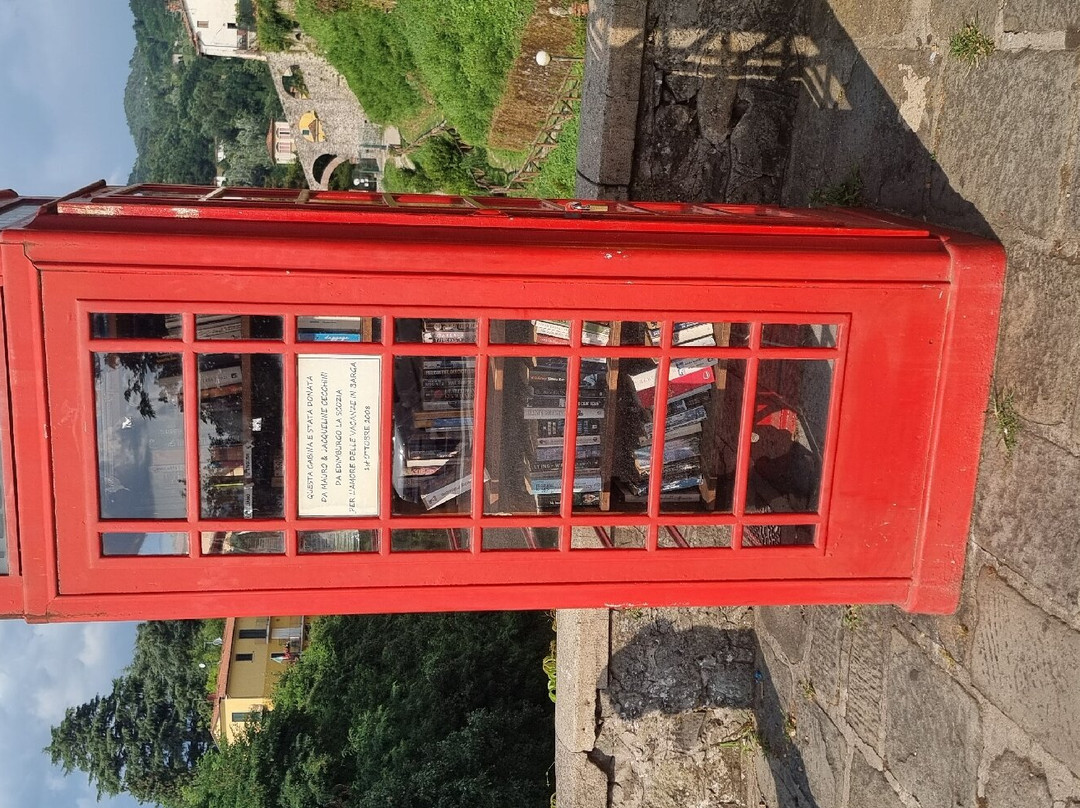 The Red Telephone Box Library-Barga必去景点