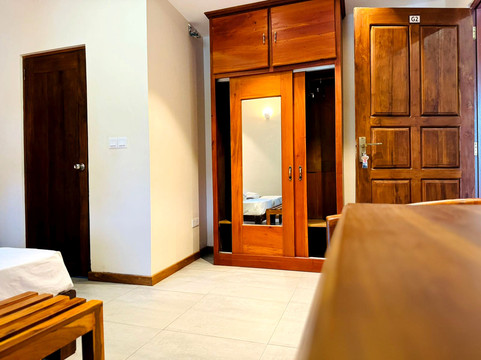 康提里沃瑞奇公寓主图