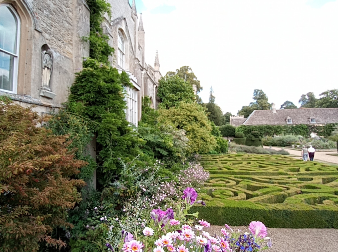 Elton Hall & Gardens景点图片