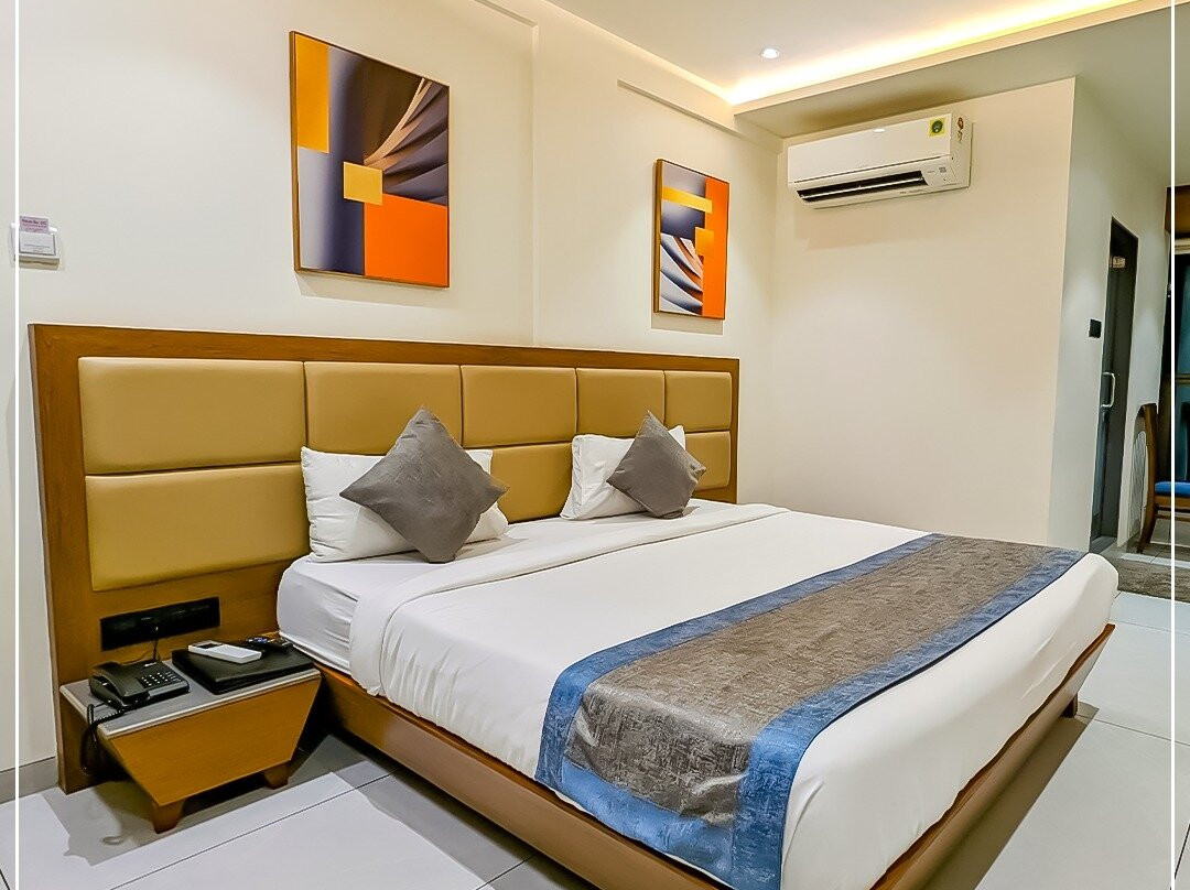 Hotel Red Chillee Restro