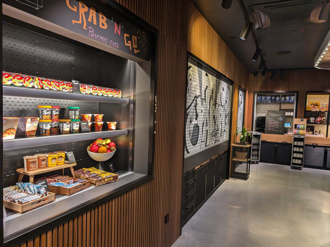Moxy Berlin Airport Hotel主图