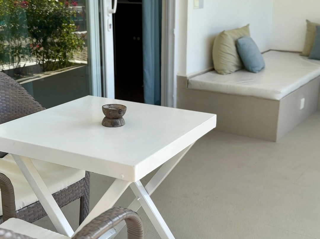 单桅帆船酒店主图