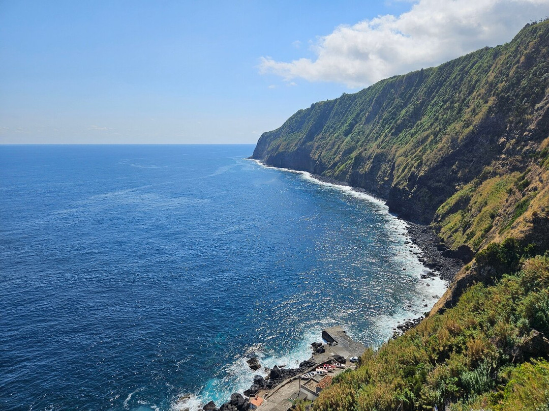 Farol do Arnel-Nordeste必去景点