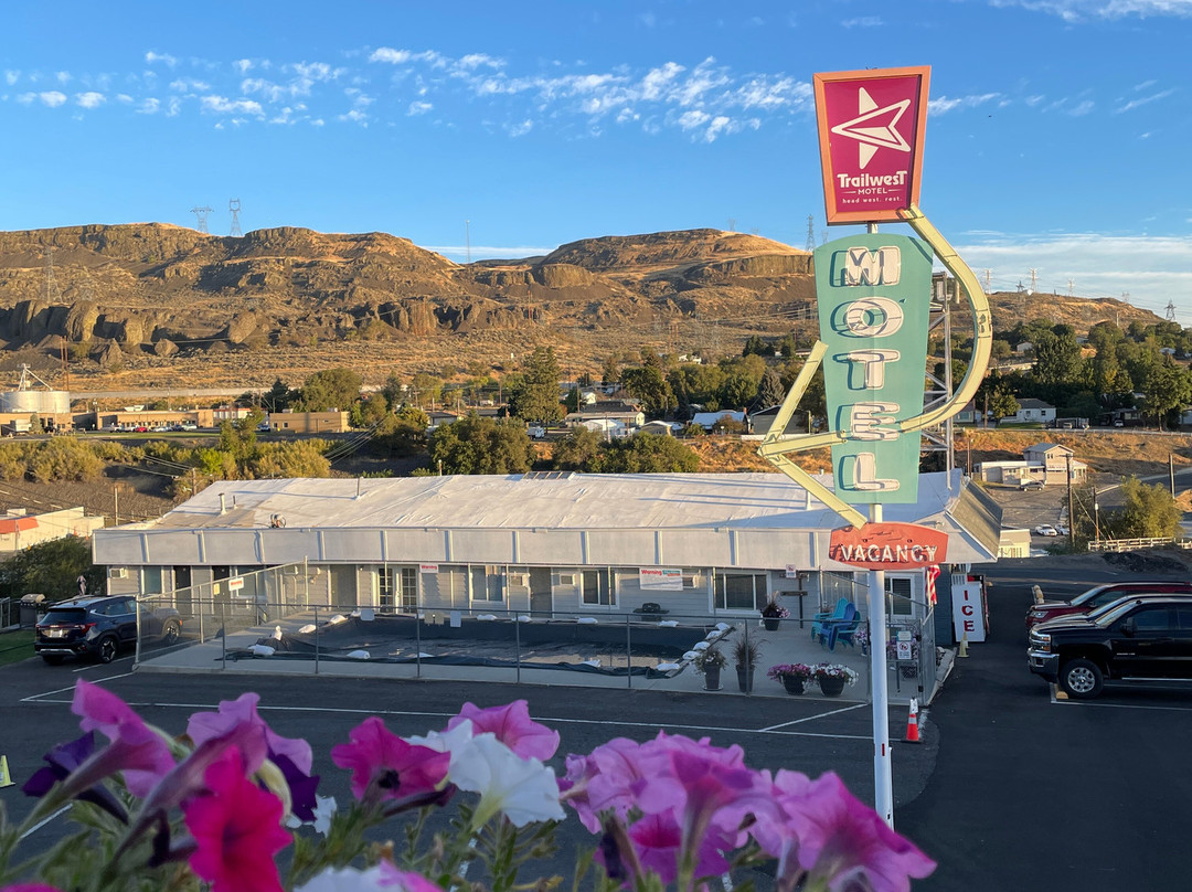 Trailwest Motel主图