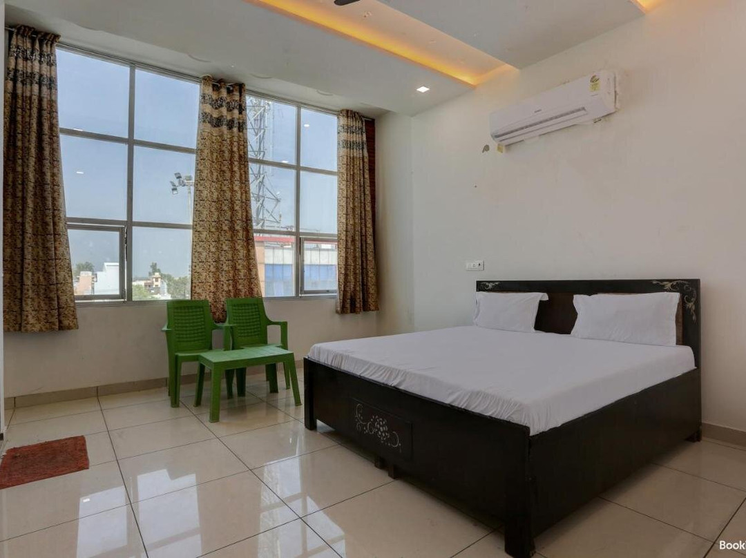 OYO 812346 Rock Star Hotel