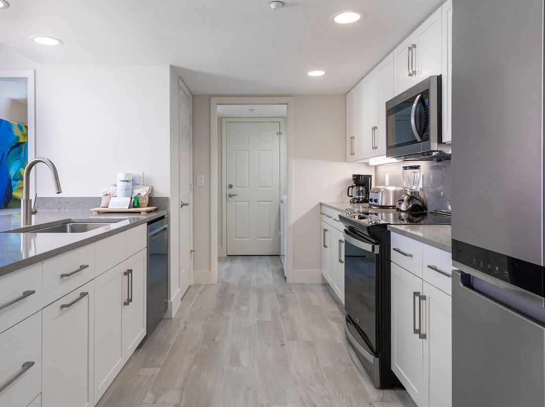 鸥翼海滩度假酒店主图