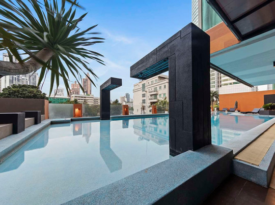 金色郁金香麦迪逊套房酒店主图