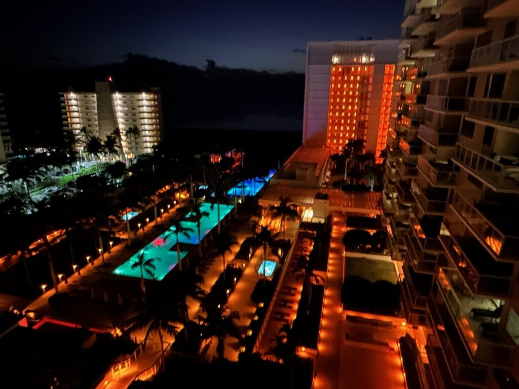 水晶海岸万豪酒店主图