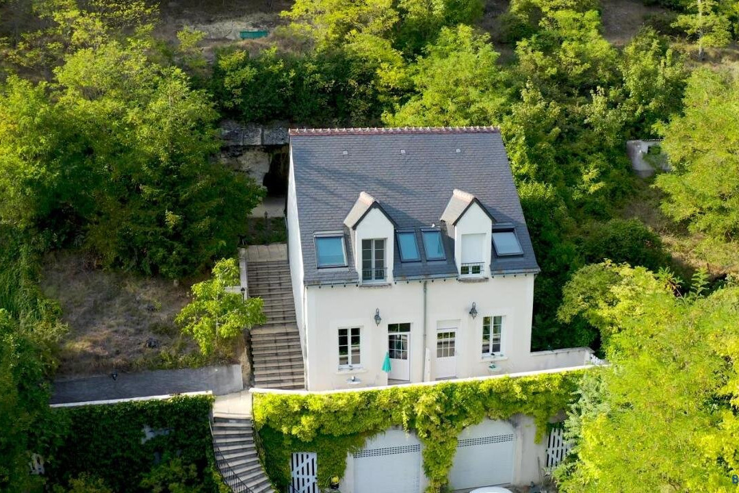 市中心城堡罗奇贝尔维尔小屋酒店