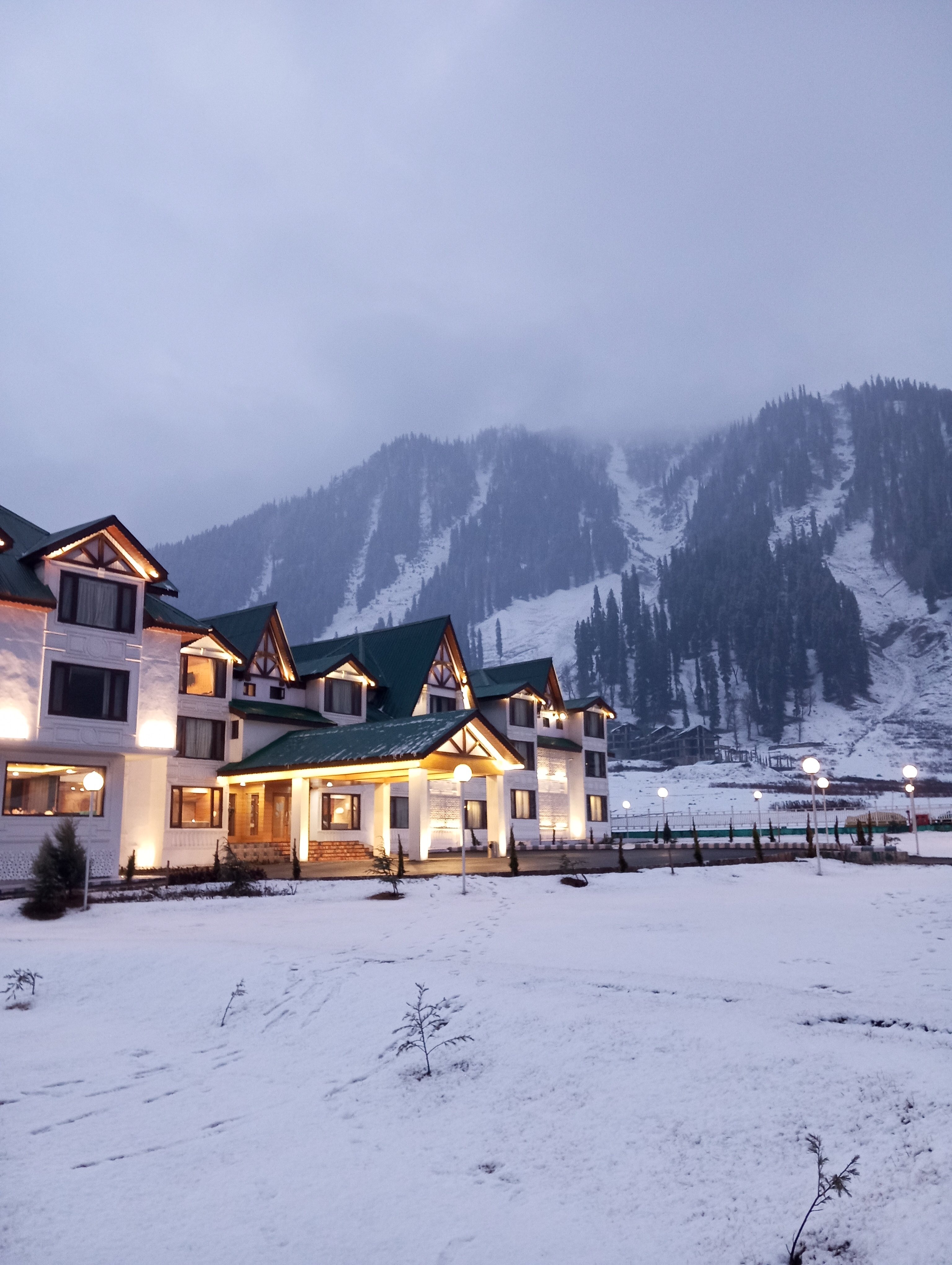 Country Inn & Suites By Radisson Sonamarg-浴室