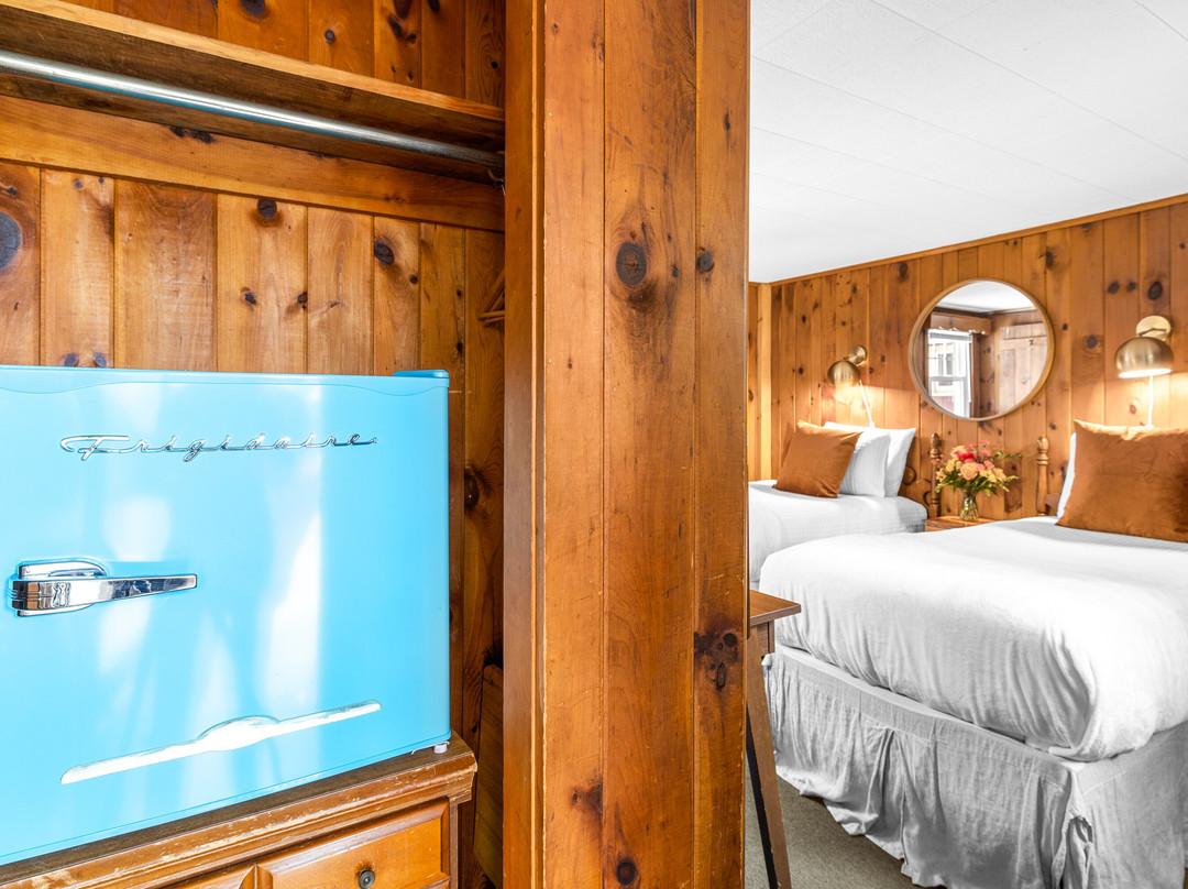 Phoenicia Lodge主图