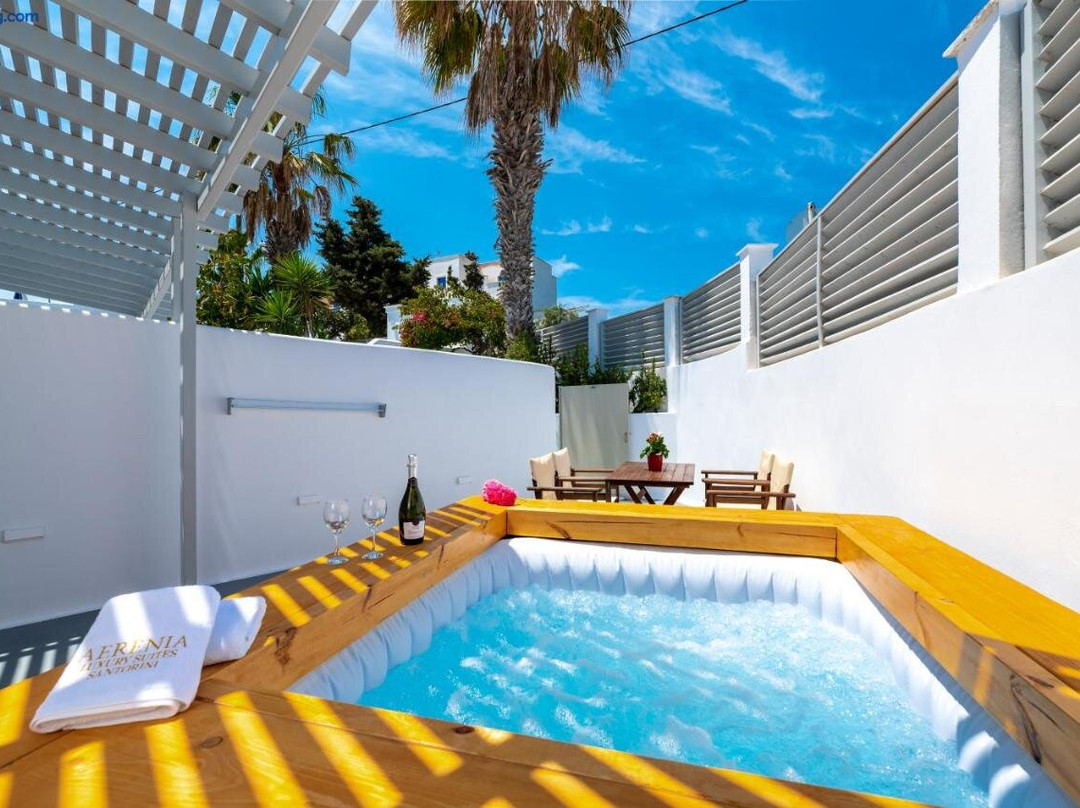 Aerenia Luxury Suites