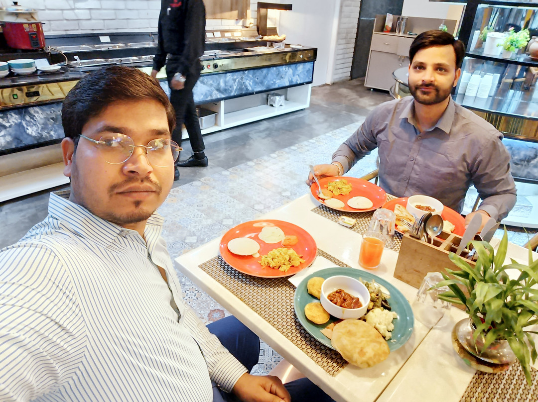 Southend by TGI主图