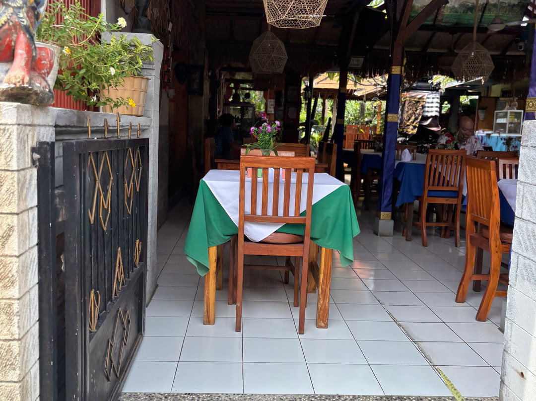 Barclona Guesthouses Lovina主图