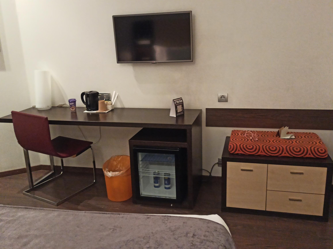 孔弗泰尔海滨4号酒店主图