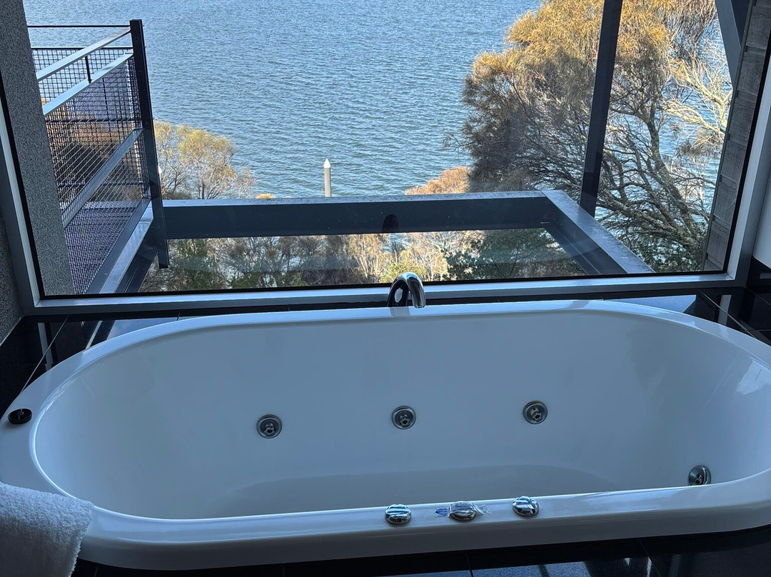 莫纳亭酒店主图