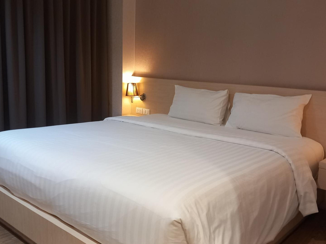 L Hotel主图