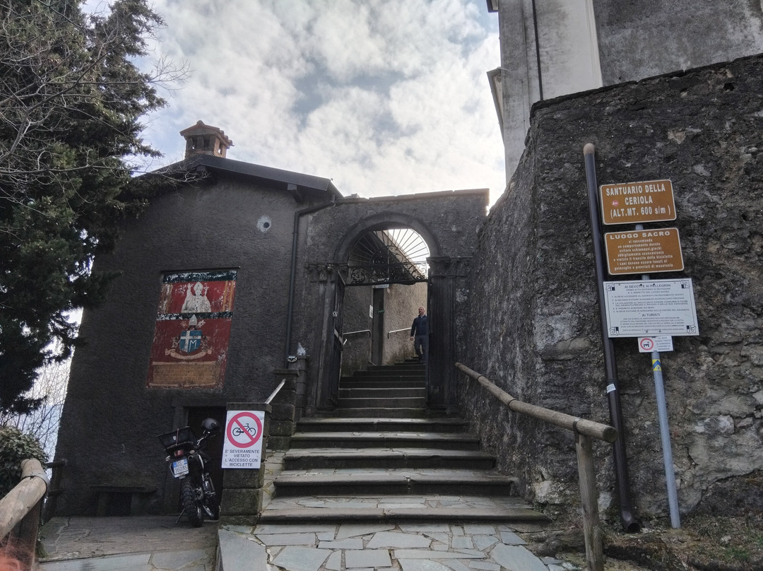 Hiking Trail to the Sanctuary of the Madonna della Ceriola景点图片
