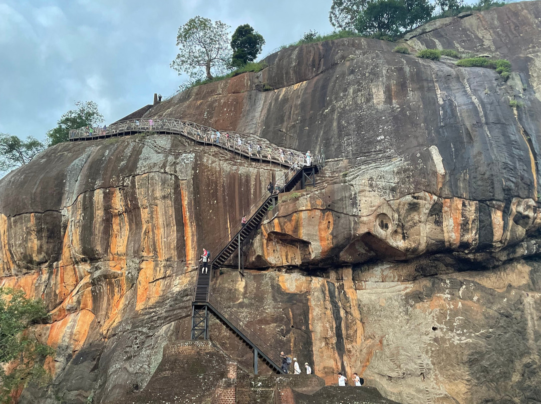 Biwonway Travels-Divulapitiya必去景点