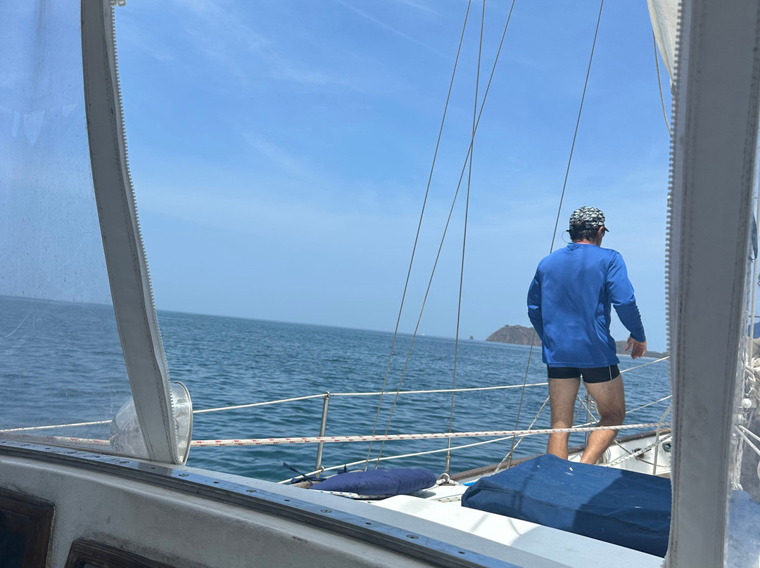 Sailing Lucinda景点图片