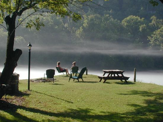 White Hole Resort主图