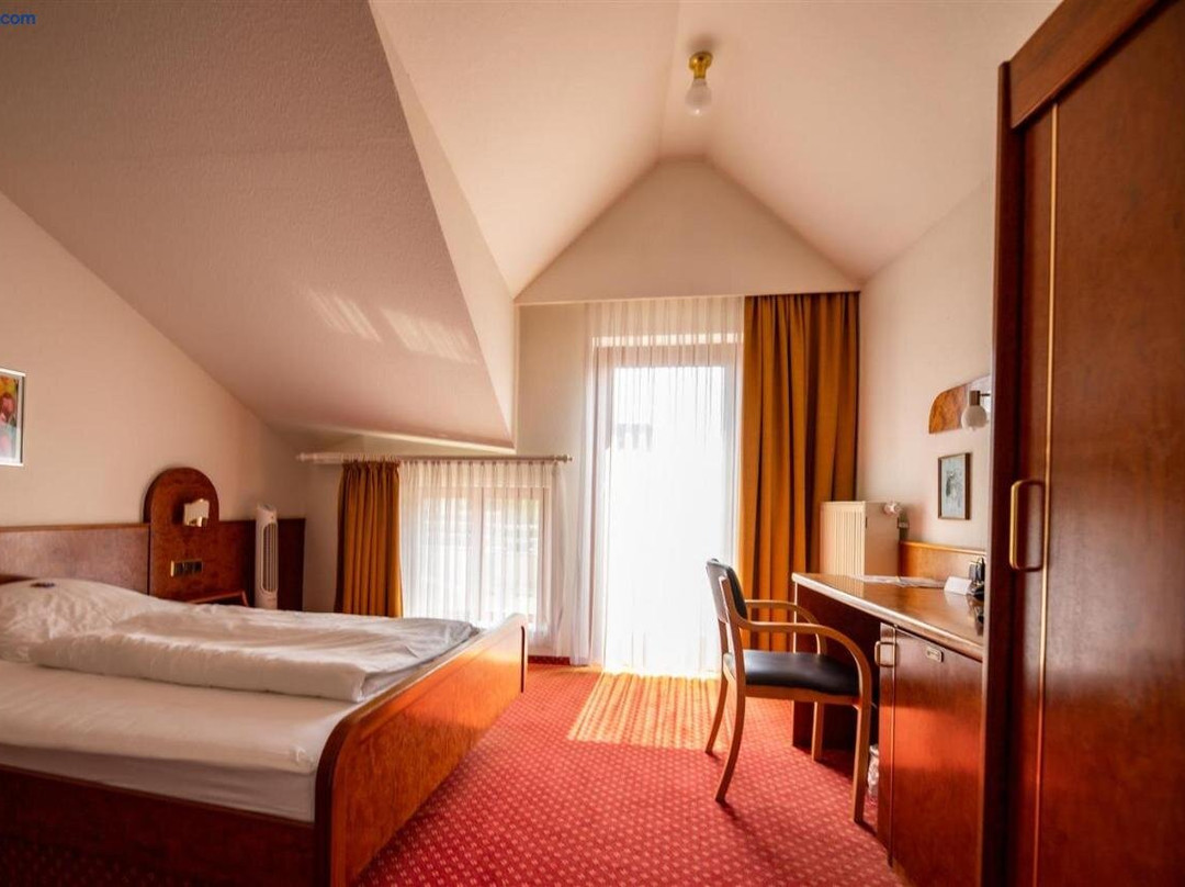Huettenfeld酒店住宿-Hotel Post Viernheim UG
