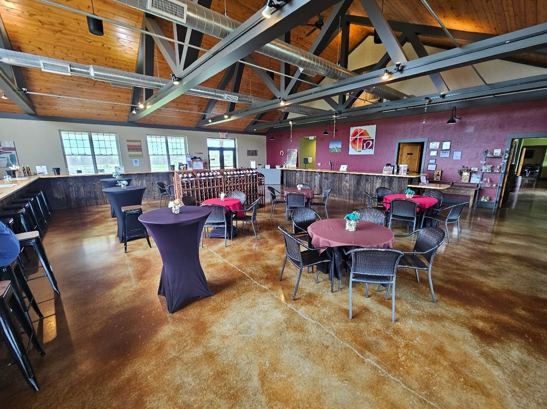 12 Corners Vineyards-Benton Harbor必去景点