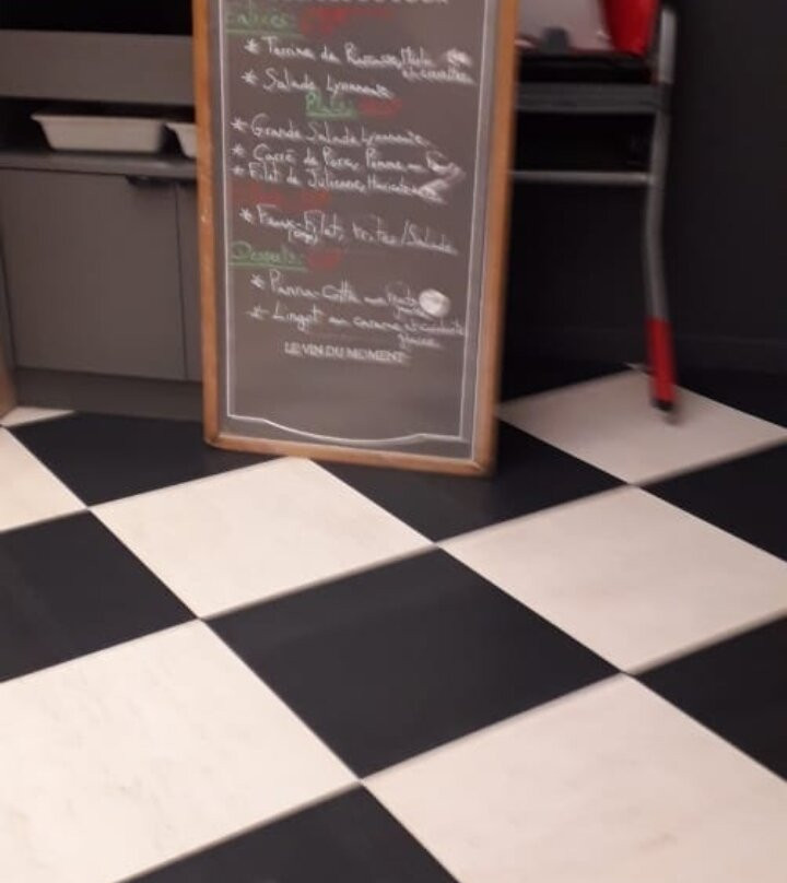 Ibis Lyon Est Bron主图