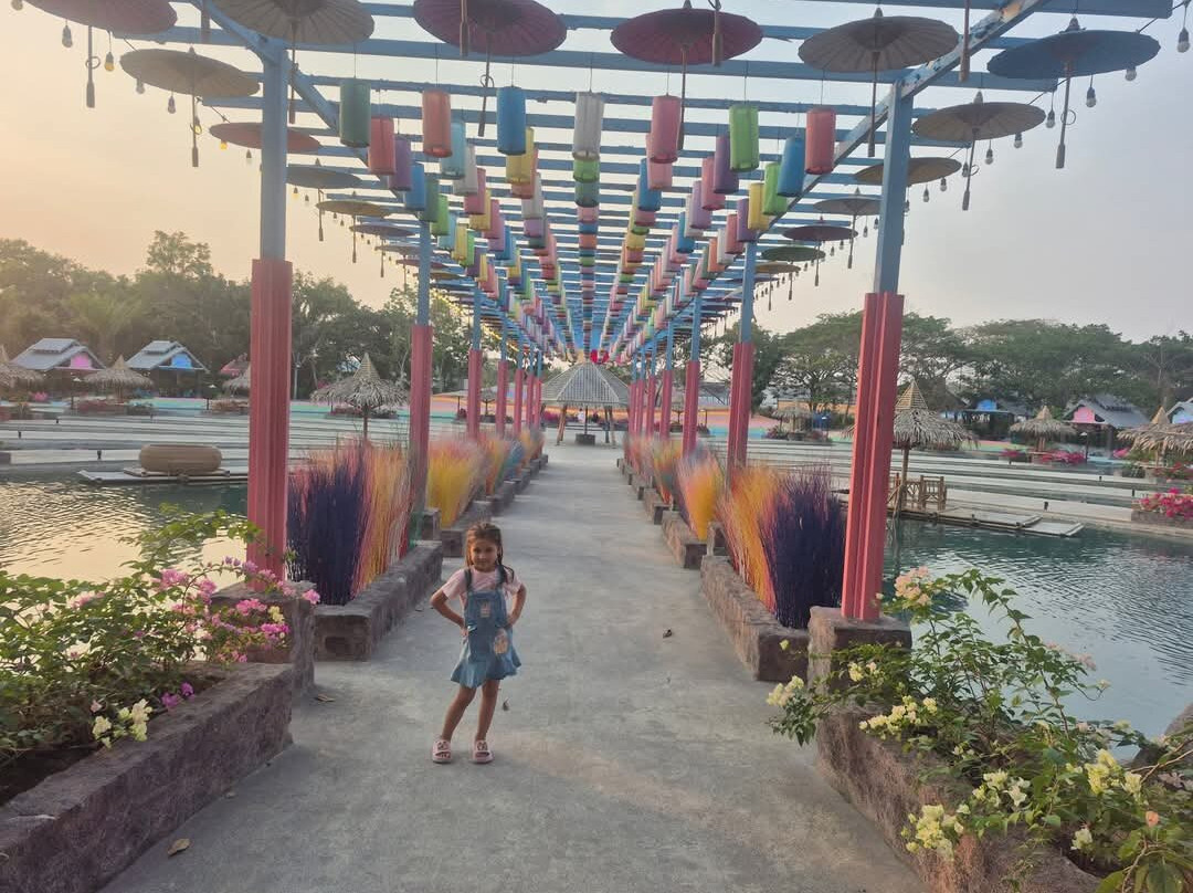 La La Lake Restaurant