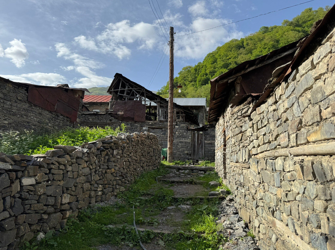Saribash Village, Qakh
