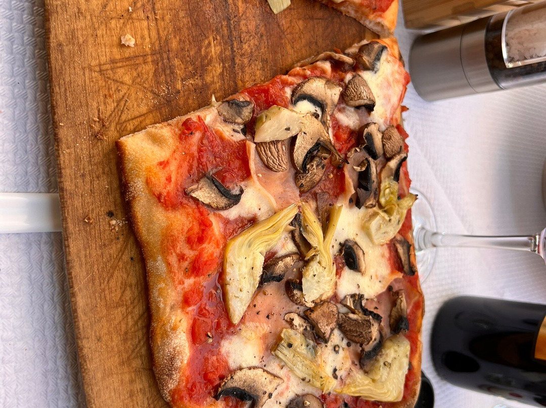 La Mediterranea