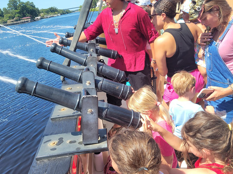 Blackbeard's Pirate Cruise-美特尔海滩必去景点