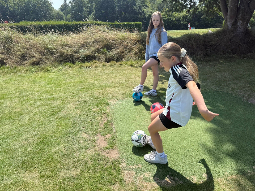 Cornwall FootballGolf Park-圣奥斯特尔必去景点