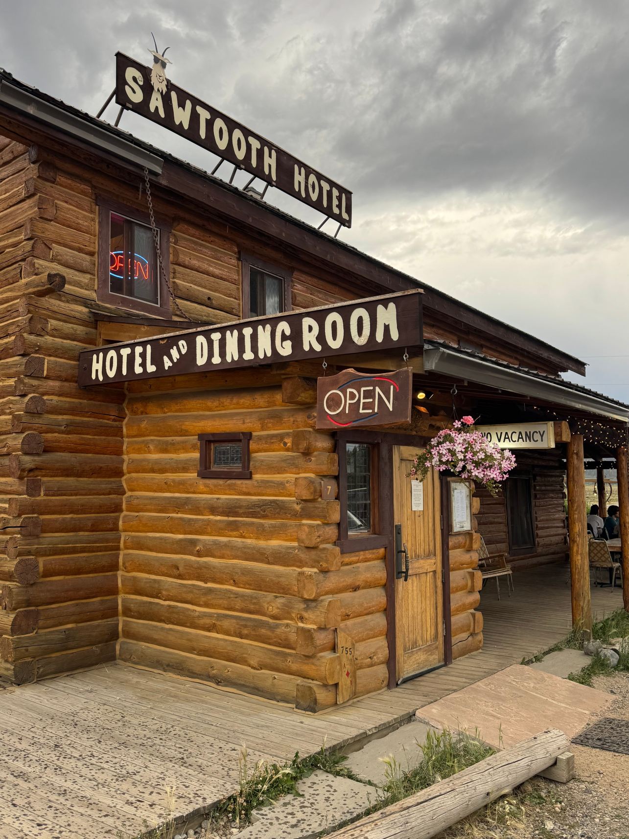 Sawtooth Hotel-官方
