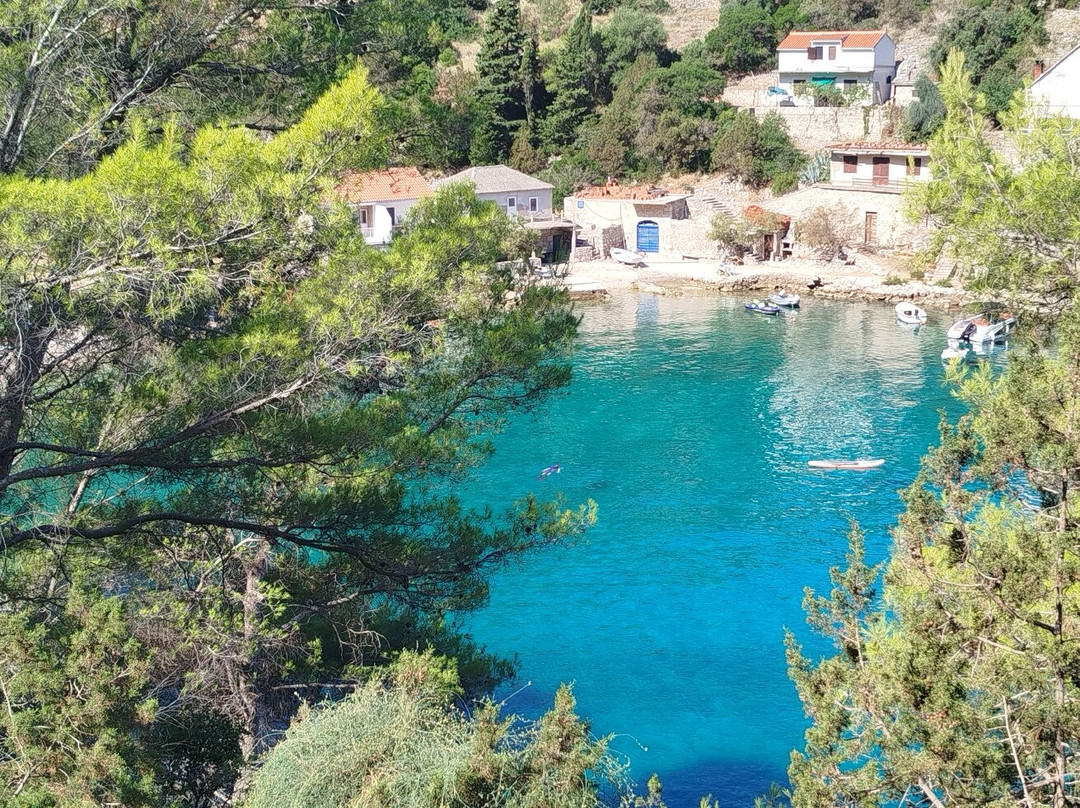 Mala Stiniva-耶尔萨必去景点