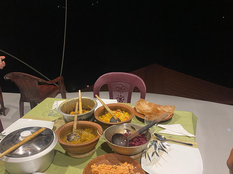 V Kitchen