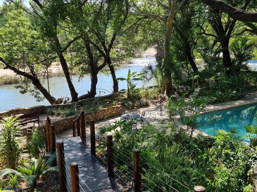 Paradise River Lodge