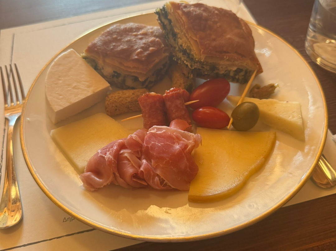 Pyrgos Vasilissis-伊利昂必去景点