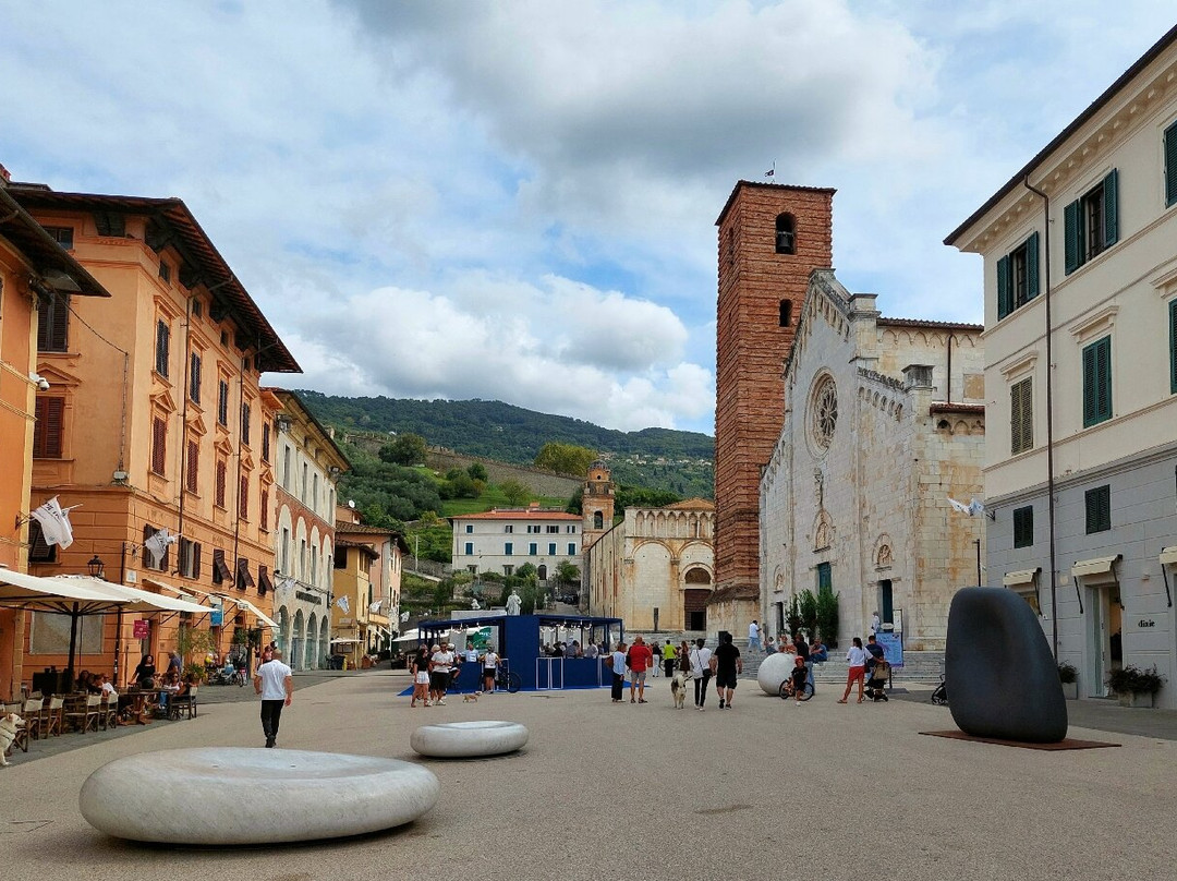 Piazza Duomo-彼得拉桑塔必去景点