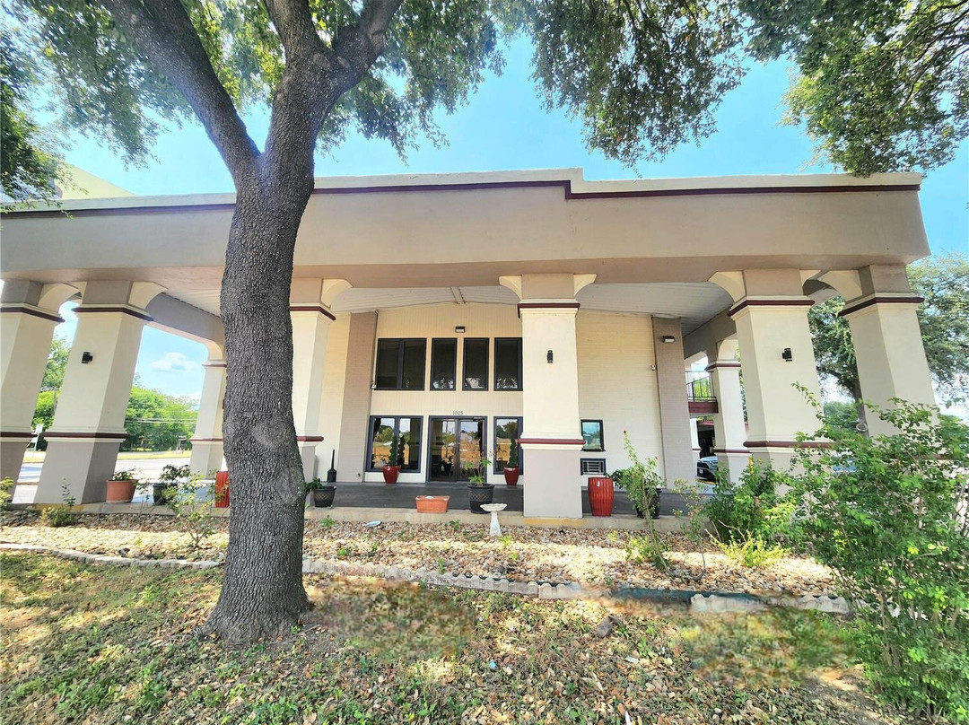 Days Inn by Wyndham San Marcos