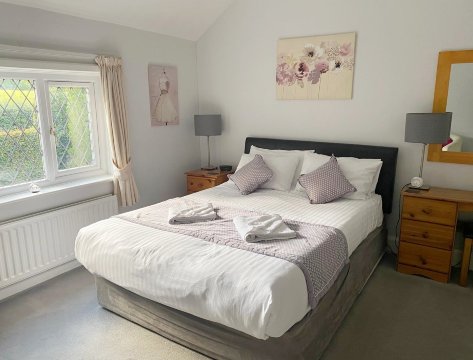 特朗博斯盖特威克住宿加早餐酒店-客卧