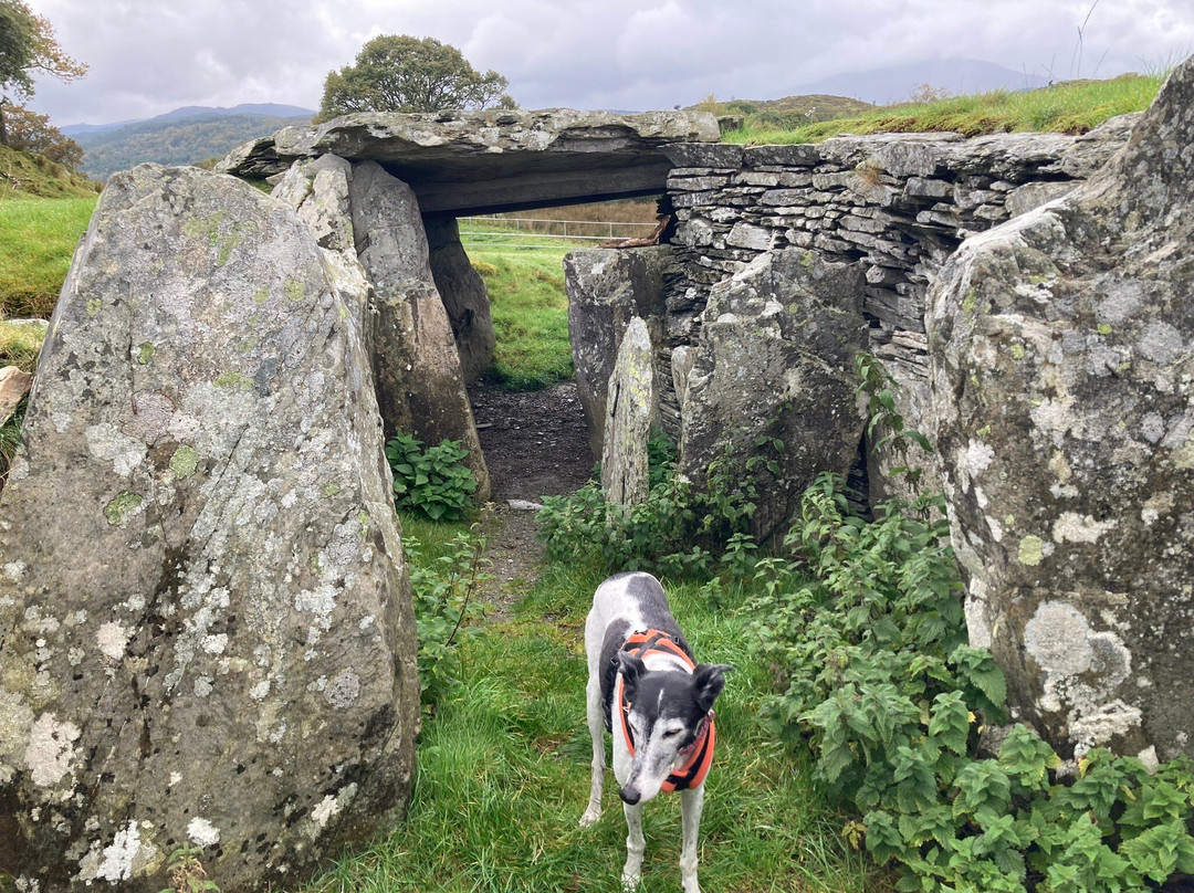 Capel Garmon Chambered Tomb-Capel Garmon必去景点